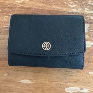 Brand new Tory Burch wallet. Unused.